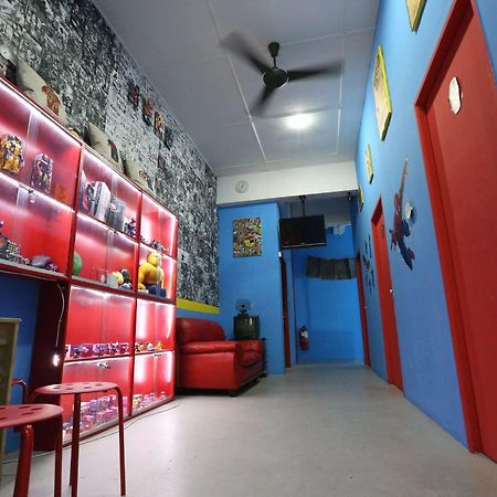 Hero Hostel Kuching Exterior photo