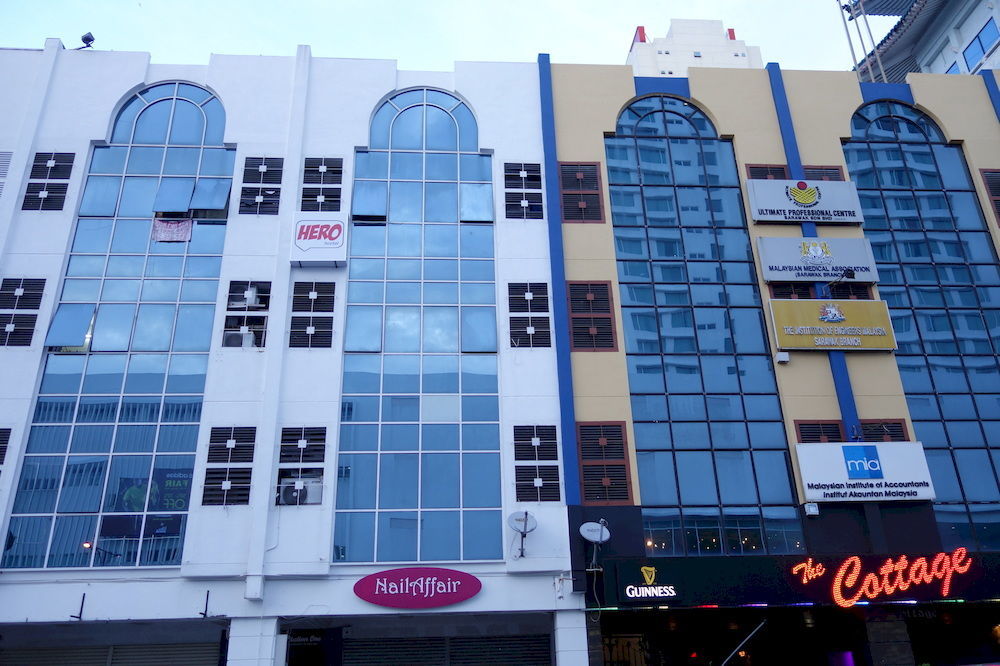 Hero Hostel Kuching Exterior photo