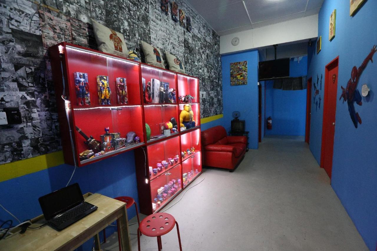 Hero Hostel Kuching Exterior photo